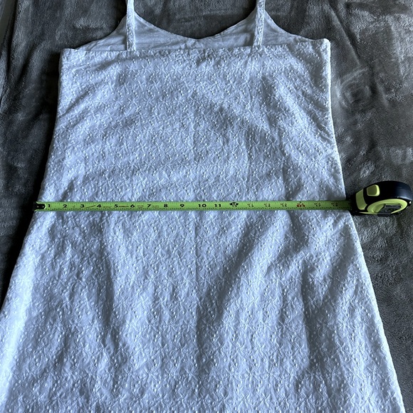 Banana Republic Textured, patterned White Shift with med. Strap Dress. Size 16 - Picture 5 of 10